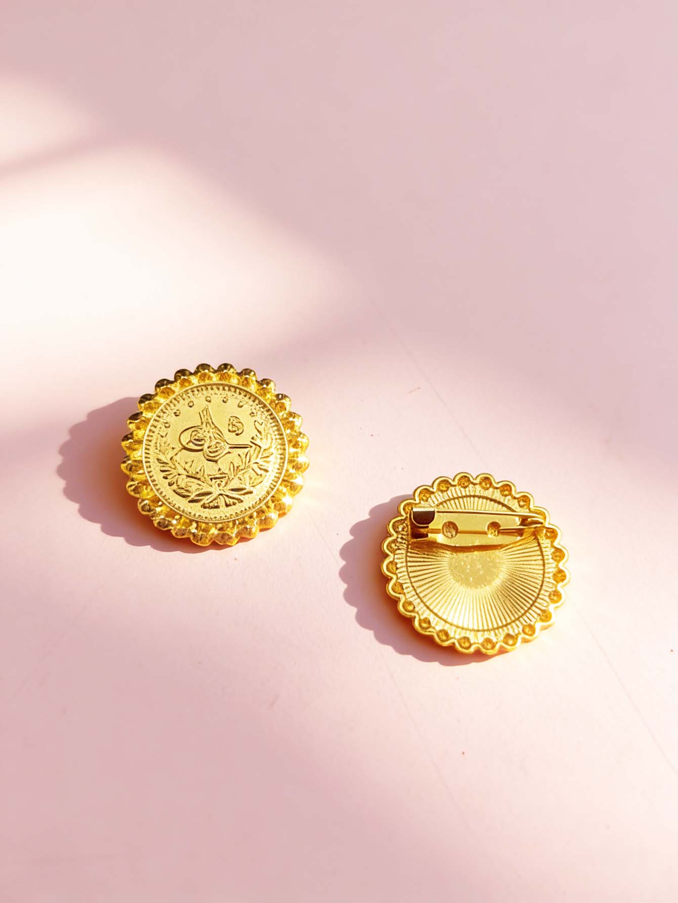 Coin Design Women's Brooch Ott - огляд і ціна Vintage Fashion Events