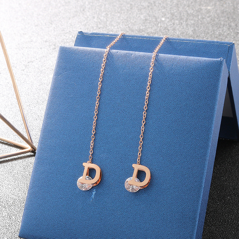 Vintage Luxury Letter D Crysta - огляд і ціна Vintage Fashion Jewelry Brands