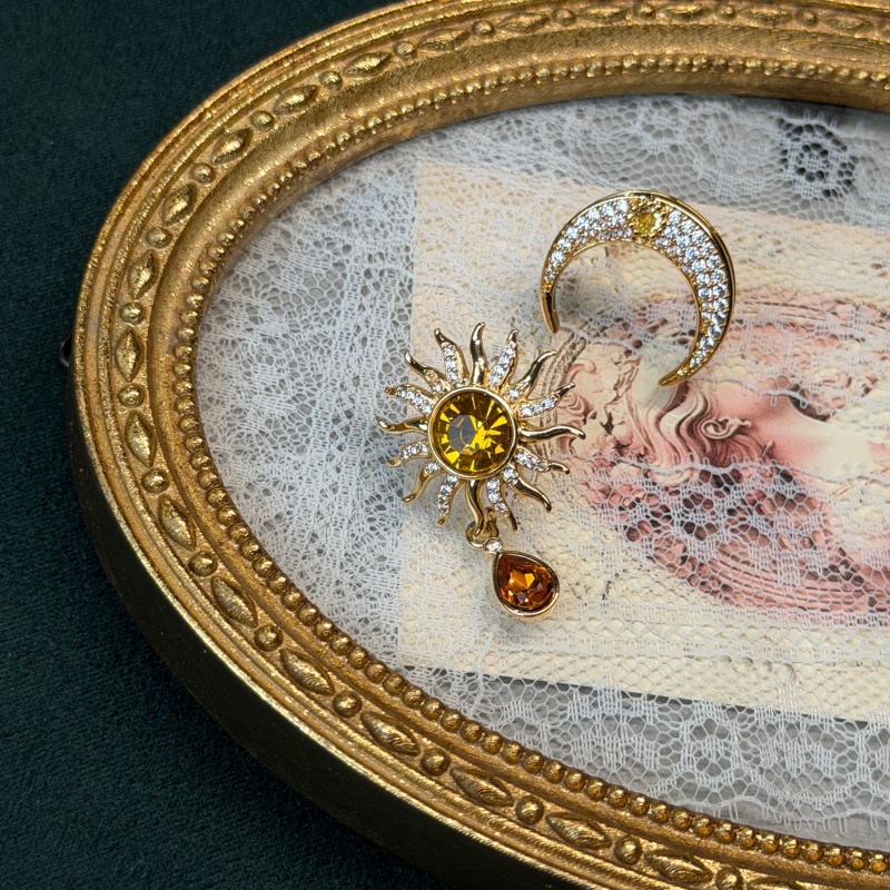 Vintage Yellow Crystal Sun Moo - огляд і ціна Vintage Fashion Jewelry Brands